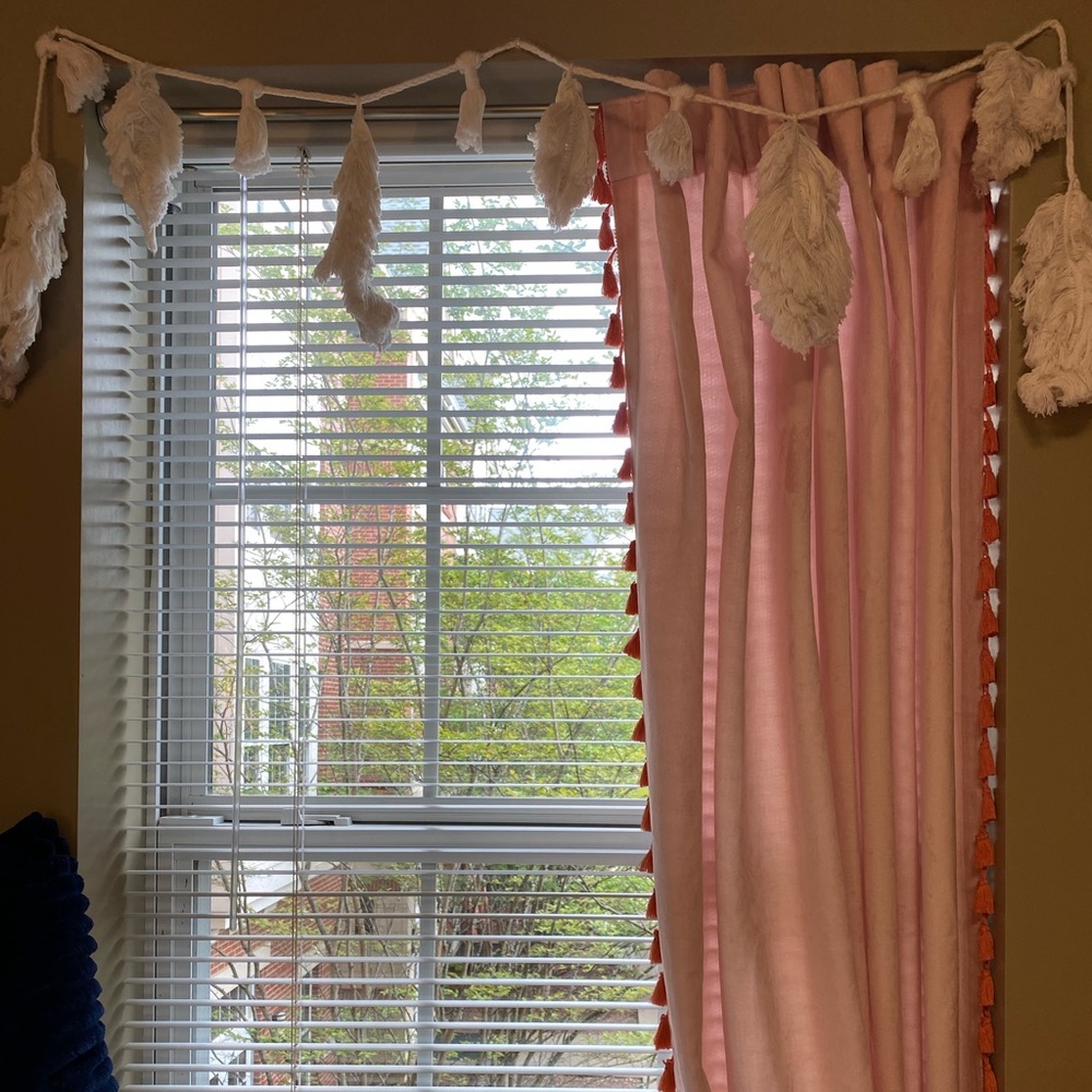 Feather garland
